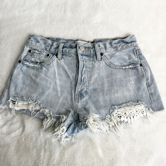Free People Daisy Chain Lace Cutoff Button Fly Jean Shorts Light Wash Women’s 27 - Picture 2 of 12